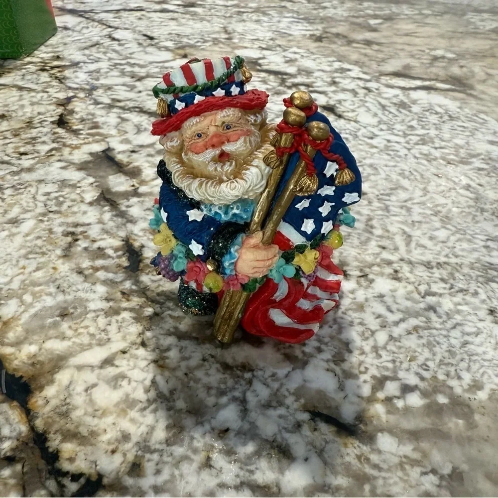 Crinkle Claus Flag Bearer by Possible Dreams. New in Box # 659049